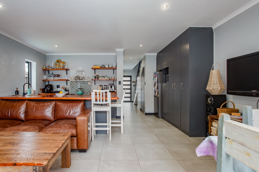 3 Bedroom Property for Sale in De Zoete Inval Western Cape